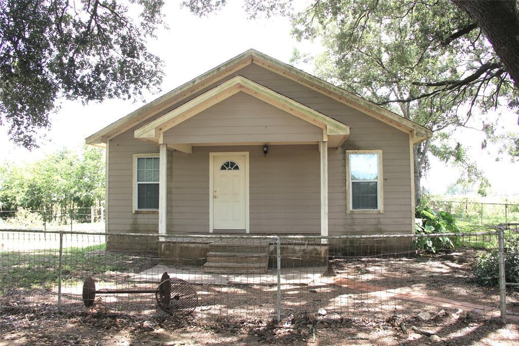 7729 Farm to Market Rd 1301 in Wharton, TX - Building Photo