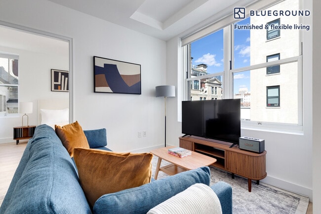 30 Morningside Dr in New York, NY - Foto de edificio - Building Photo