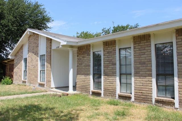 2109 Meadfoot Rd in Carrollton, TX - Building Photo - Building Photo
