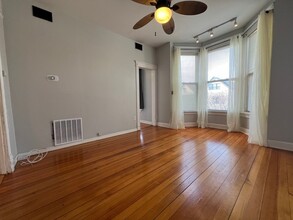 2335 W Barry Ave in Chicago, IL - Building Photo - Building Photo