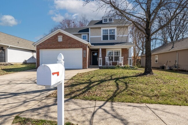 1036 Lexington Farms Dr in Spring Hill, TN - Building Photo - Building Photo