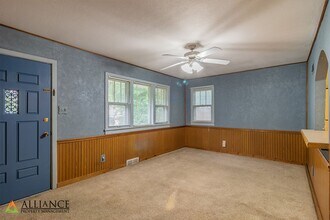 1022 Humboldt St in Manhattan, KS - Building Photo - Building Photo