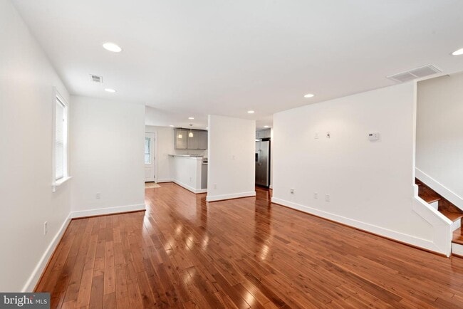 2903 Topaz Rd, Unit 2 in Parkville, MD - Foto de edificio - Building Photo