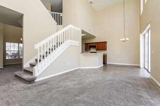 355 Aylesbury Ct in Kissimmee, FL - Building Photo - Building Photo