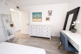 1035 West Ave in Miami Beach, FL - Foto de edificio - Building Photo