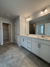 525 Hanover Shr Ln in Raleigh, NC - Building Photo - Building Photo