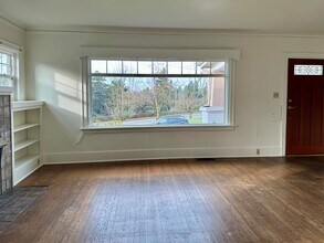 7612 6th Ave NE in Seattle, WA - Building Photo - Building Photo