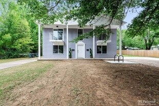 1130 N Turner Ave in Fayetteville, AR - Building Photo