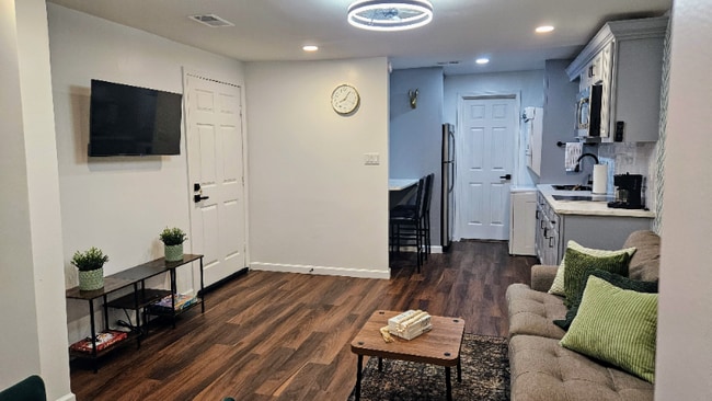 222 Walnut St NW in Atlanta, GA - Building Photo - Building Photo