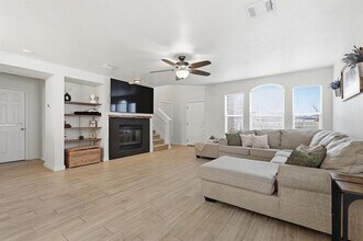 14820 Ledgeview Ct in Balch Springs, TX - Foto de edificio - Building Photo