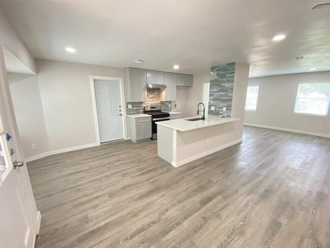 9605 Newfoundland Cir in Austin, TX - Building Photo - Building Photo