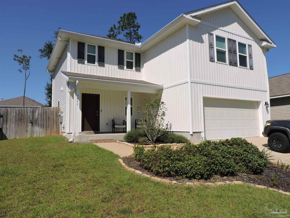 5840 Paddock Way in Pensacola, FL - Building Photo