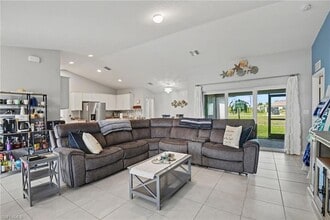 1109 NW 12th Ln in Cape Coral, FL - Building Photo - Building Photo