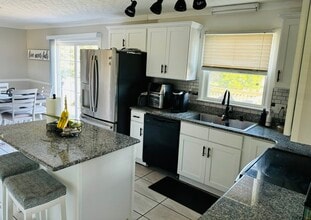 2110 S Post Rd in Shelby, NC - Building Photo - Building Photo