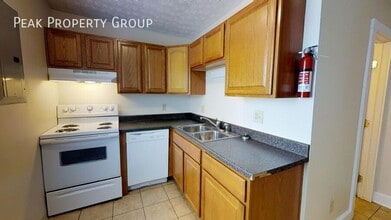 1379 Indianola Ave in Columbus, OH - Building Photo - Building Photo