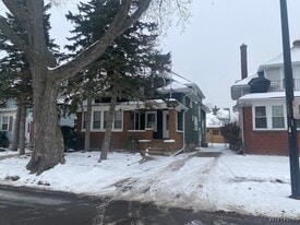27 Henley Rd in Buffalo, NY - Building Photo