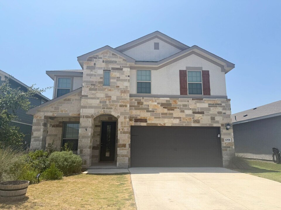 12930 Lilly Pass in San Antonio, TX - Building Photo
