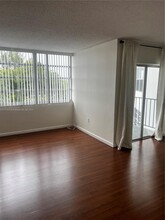 11930 N Bayshore Dr in North Miami, FL - Building Photo - Building Photo