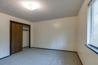 2000 College Heights Rd in Manhattan, KS - Foto de edificio - Building Photo