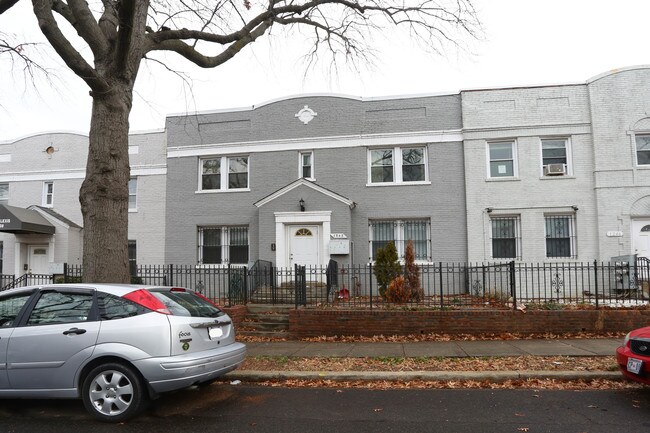 1242 Queen St NE in Washington, DC - Building Photo - Building Photo