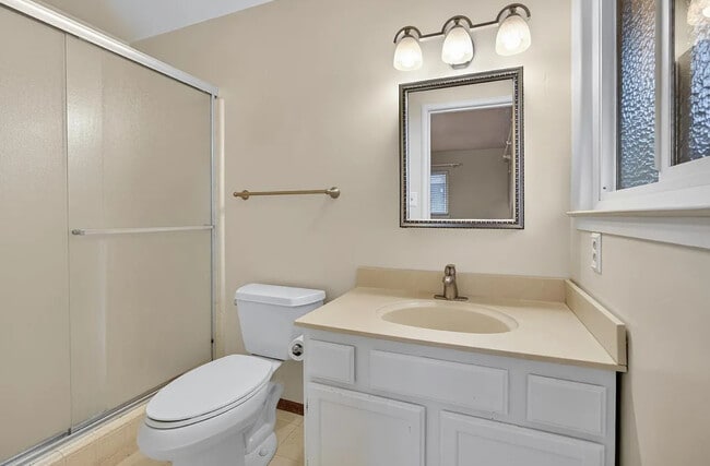 5125 Love Way in Carmichael, CA - Building Photo - Building Photo