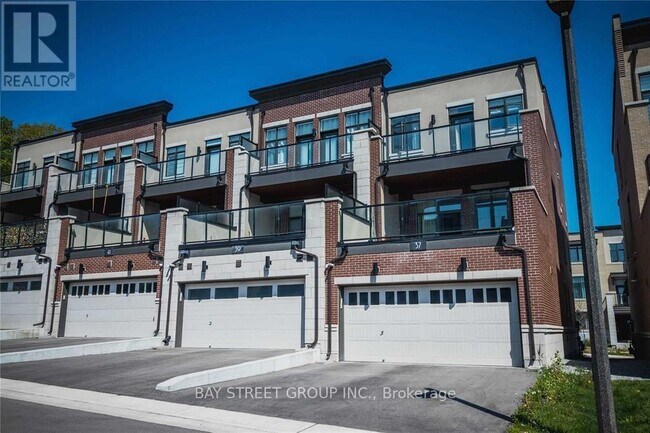 37 Carrville Woods Cir in Vaughan, ON - Building Photo - Building Photo
