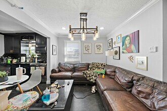 609 Sealy Ave in Galveston, TX - Foto de edificio - Building Photo