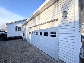 523 E 1st St in Sumner, IA - Building Photo - Building Photo