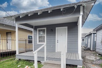 1319 Bayou St in Houston, TX - Building Photo - Building Photo