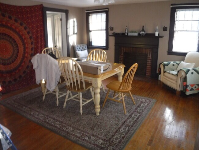 32 College Ave in Orono, ME - Building Photo - Building Photo