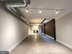 335 W Girard Ave in Philadelphia, PA - Building Photo - Building Photo
