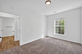 Brittany Commons Apartments in Spotsylvania, VA - Foto de edificio - Building Photo