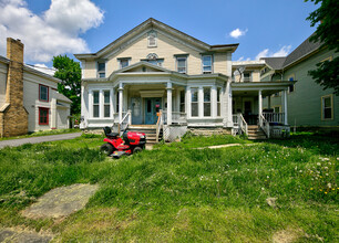 603 E Main St in Cobleskill, NY - Building Photo - Building Photo