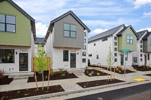 6945 N Burr Ave in Portland, OR - Building Photo