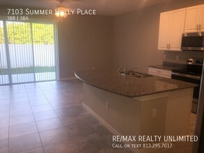 7103 Summer Holly Pl in Riverview, FL - Building Photo - Building Photo