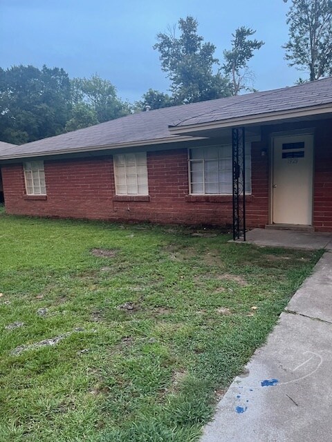 1929 Johnston Ave in Conway, AR - Building Photo