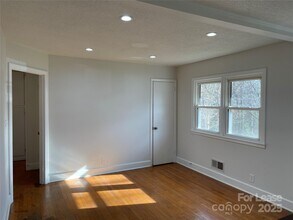 424 E Walnut Ave in Gastonia, NC - Building Photo - Building Photo