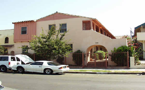 1140-1142 Arapahoe St in Los Angeles, CA - Building Photo