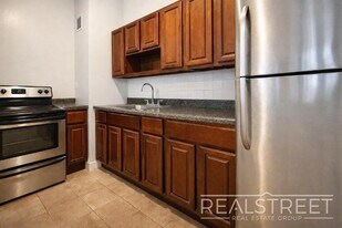 NO FEE! Renovated 2 BED in North Crown Heights, Unit 4A in Brooklyn, NY - Building Photo