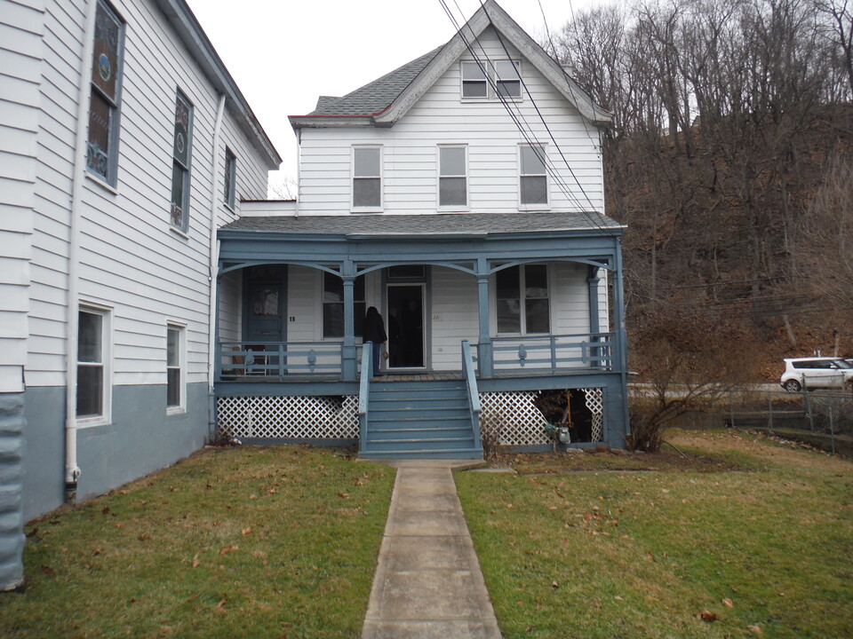 16 Schubert St in Pittsburgh, PA - Building Photo