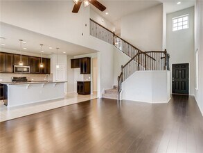 9801 Tolima Dr in Austin, TX - Foto de edificio - Building Photo