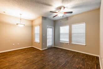 Southgate Glen in Weatherford, TX - Foto de edificio - Interior Photo