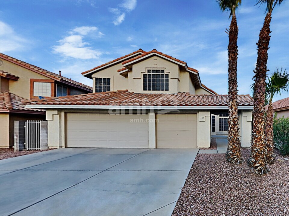 140 Kachina Dr in Henderson, NV - Building Photo