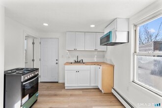 26 Mc Lean St in Hartford, CT - Building Photo - Building Photo