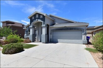 1117 Marathon Pl in El Paso, TX - Building Photo - Building Photo