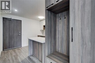 49 Walnut St S in Hamilton, ON - Building Photo - Building Photo