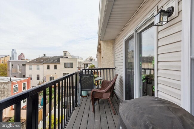 2007 Carpenter St in Philadelphia, PA - Building Photo - Building Photo