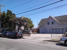 11111 Prairie Ave in Inglewood, CA - Building Photo