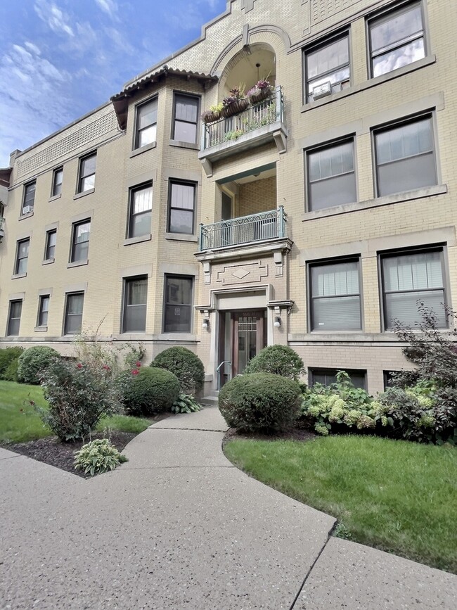 5516 S Cornell Ave in Chicago, IL - Building Photo - Building Photo