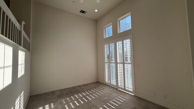 35129 11th St in Union City, CA - Foto de edificio - Building Photo